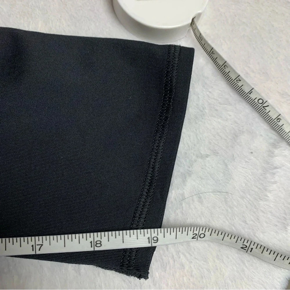 Athleta black Capri leggings size XS zippered pocket in the back waistband - Picture 7 of 10
